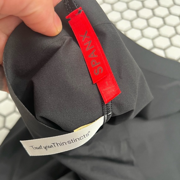 Spanx Shapewear shorts Europe size 40 or medium - Picture 2 of 4